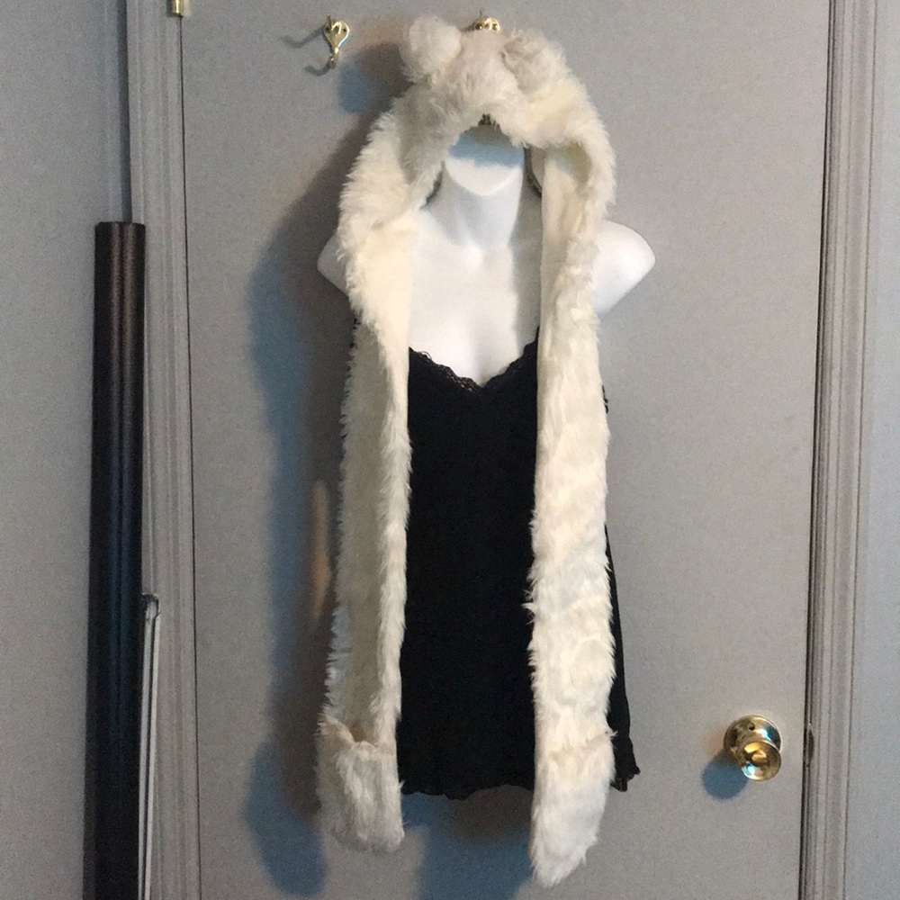 Polar Bear winter hat with hand pockets